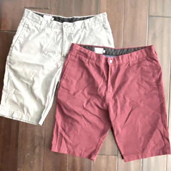 Volcom 2 pairs Men’s Shorts 33 - Picture 1 of 5